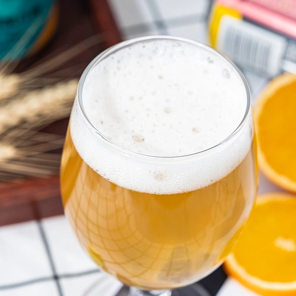 储存工艺白小麦啤酒卓越品质 OEM 啤酒厂 4.6%vol 5% 酒精 33cl 特烈啤酒价格